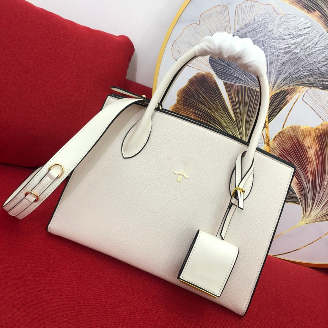 2021 Women Luxurys Designers Bags Fashion leather handbag High quality messenger bag Designer Womens Handbags Purses Z66158
2021 Women Luxurys Designers Bags Fashion leather handbag High quality messenger bag Designer Womens Handbags Purses Z66158