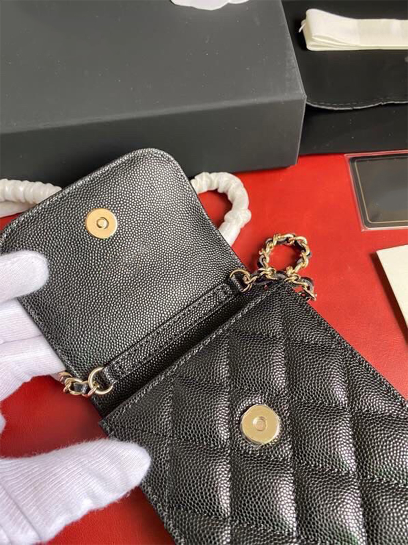 AP2033's latest lady's mobile phone bag French designer 7A high-end customized quality leisure fashion style can be straddled by o, Red;black
AP2033's latest lady's mobile phone bag French designer 7A high-end customized quality leisure fashion style can be straddled by o, Red;black