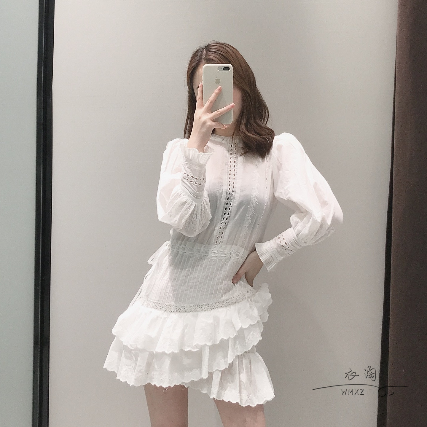 2022 new design women' o-neck white color lantern long sleeve slim waist hollow out embroidery mermaid dress layered ruffles vacation vestidos M L
2022 new design women' o-neck white color lantern long sleeve slim waist hollow out embroidery mermaid dress layered ruffles vacation vestidos M L