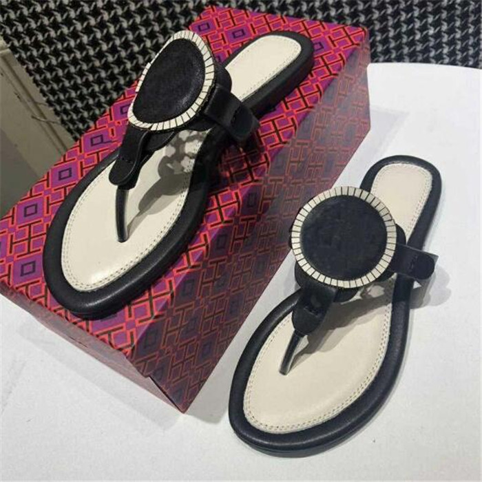 WITH BOX High quality designer slippers 10 color hollow out flip flops suitable for wearing rubber sandals, wear - resistant and in summer i
WITH BOX High quality designer slippers 10 color hollow out flip flops suitable for wearing rubber sandals, wear - resistant and in summer i