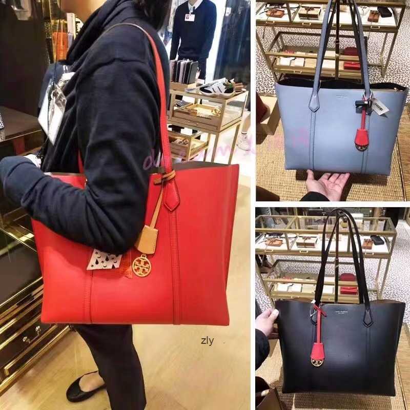Handbag TB women's bag one shoulder portable shopping bag litchi grain cowhide women's Tote Bag fashion trend Mommy bagzly
Handbag TB women's bag one shoulder portable shopping bag litchi grain cowhide women's Tote Bag fashion trend Mommy bagzly