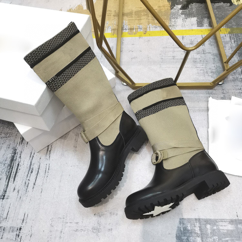 The latest autumn Winter electronic embroidery matching color letters logo round head middle boot women socks low heel boots fashion sexy knitted boots women's shoes, Black
The latest autumn Winter electronic embroidery matching color letters logo round head middle boot women socks low heel boots fashion sexy knitted boots women's shoes, Black