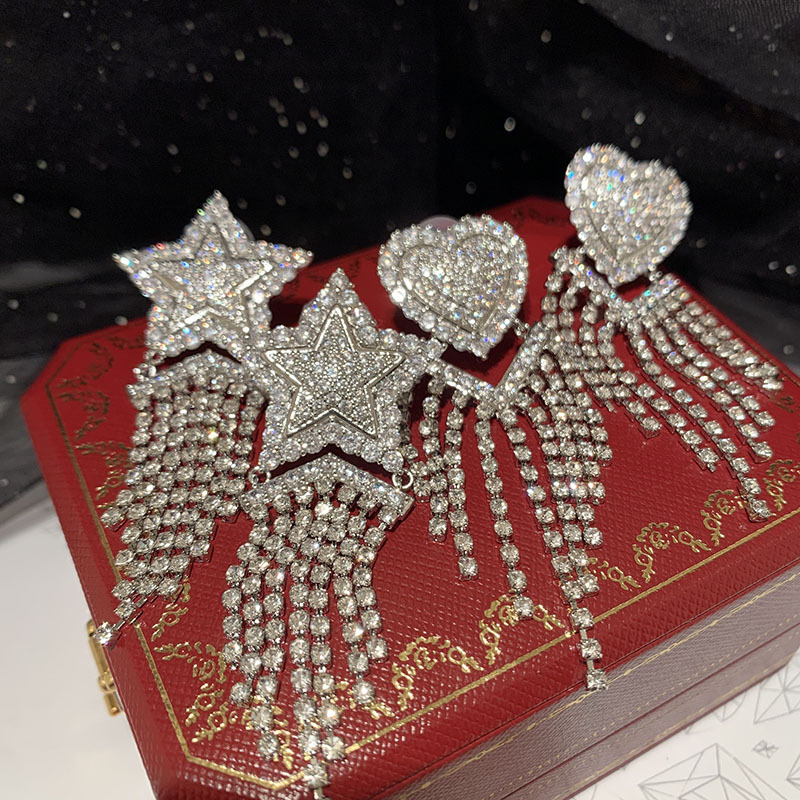 Spring new designed Dangle earring Micro inlays full diamonds glittering love heart fringe tassels ear studs woman fashion earrings luxurious jewelry
Spring new designed Dangle earring Micro inlays full diamonds glittering love heart fringe tassels ear studs woman fashion earrings luxurious jewelry