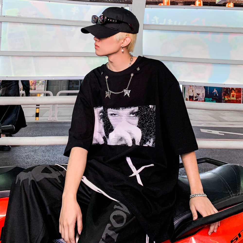 Men's T-shirt with Necklace Girl In Movie Clip Printed Short Sleeve Hip Hop Oversized Cotton Casual Harajuku Tops Tee T-shirts 210601