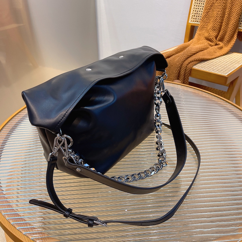 5A+ Designer Shoulder Bags Tote Bag Handbags Crossbody Luxury Totes Handbag High-quality Fashion brand Genuine leather 2 colors With original box size 28*15*31 cm, Black
5A+ Designer Shoulder Bags Tote Bag Handbags Crossbody Luxury Totes Handbag High-quality Fashion brand Genuine leather 2 colors With original box size 28*15*31 cm, Black