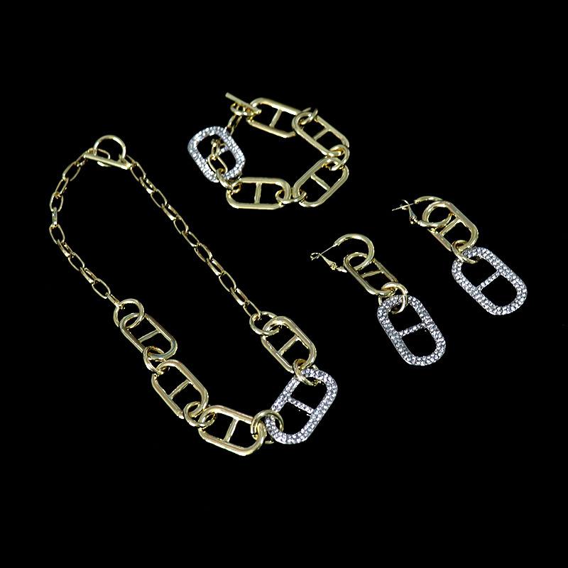 Geometric Cubic Zirconia Hollow Oval Chain Necklace For Women Fashion Simple Personality Pendants Charm Jewelry Z024 Pendant Necklaces
Geometric Cubic Zirconia Hollow Oval Chain Necklace For Women Fashion Simple Personality Pendants Charm Jewelry Z024 Pendant Necklaces