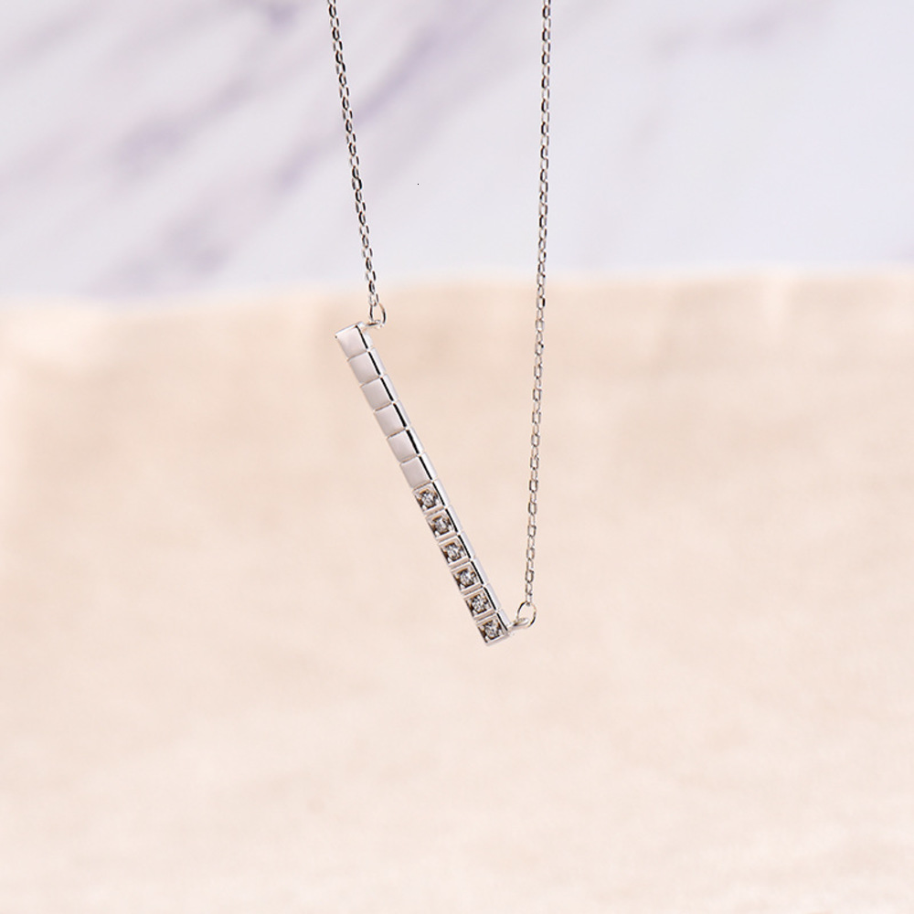 necklaceStar Zhu Yilong same S925 Sterling Silver personality geometric one line necklace for men and women simple pendant clavicle chain
necklaceStar Zhu Yilong same S925 Sterling Silver personality geometric one line necklace for men and women simple pendant clavicle chain