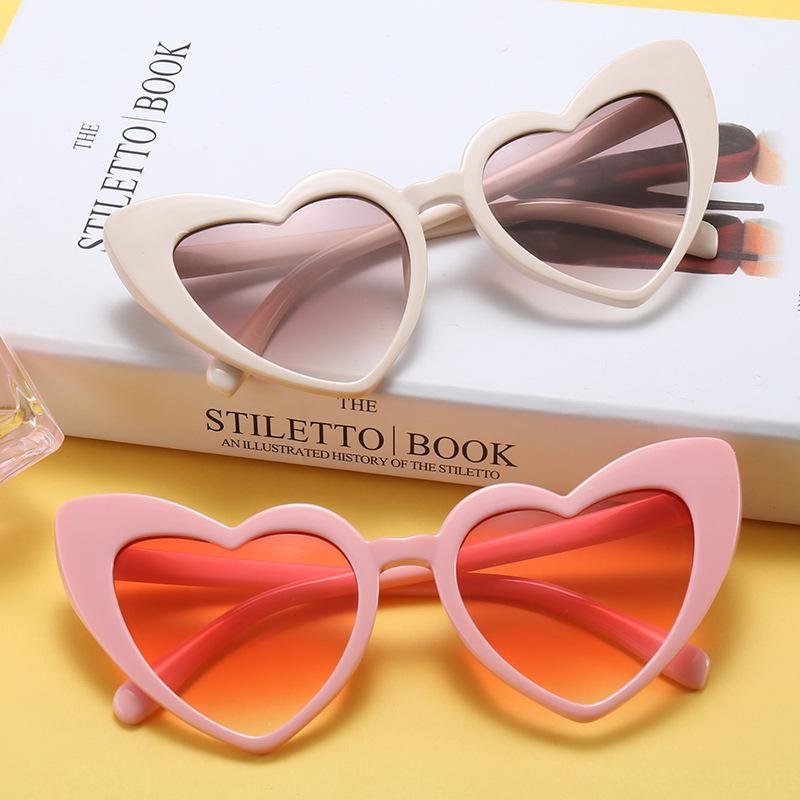 Sunglasses Fashion Brand Designer Heart Women Vintage PC Reflective Glasses For Mirror Retro Shopping Gafas
Sunglasses Fashion Brand Designer Heart Women Vintage PC Reflective Glasses For Mirror Retro Shopping Gafas