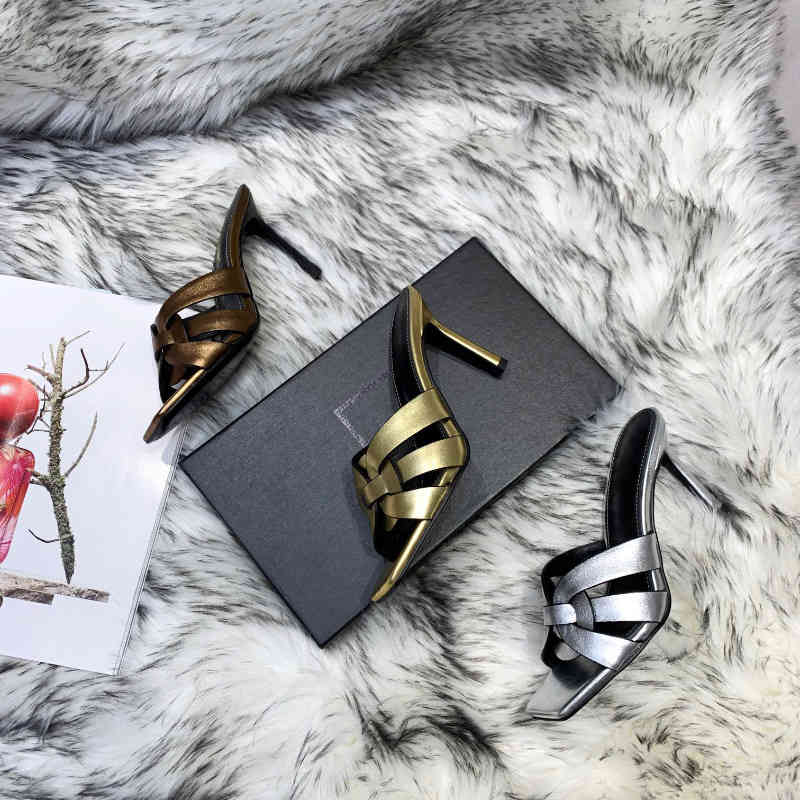 with Box! High Quality Slippers Stiletto Heels Sandals Tribute Gold Smooth Leather Mules Classic Women's Fashion Heel Women Shoes Summer
with Box! High Quality Slippers Stiletto Heels Sandals Tribute Gold Smooth Leather Mules Classic Women's Fashion Heel Women Shoes Summer
