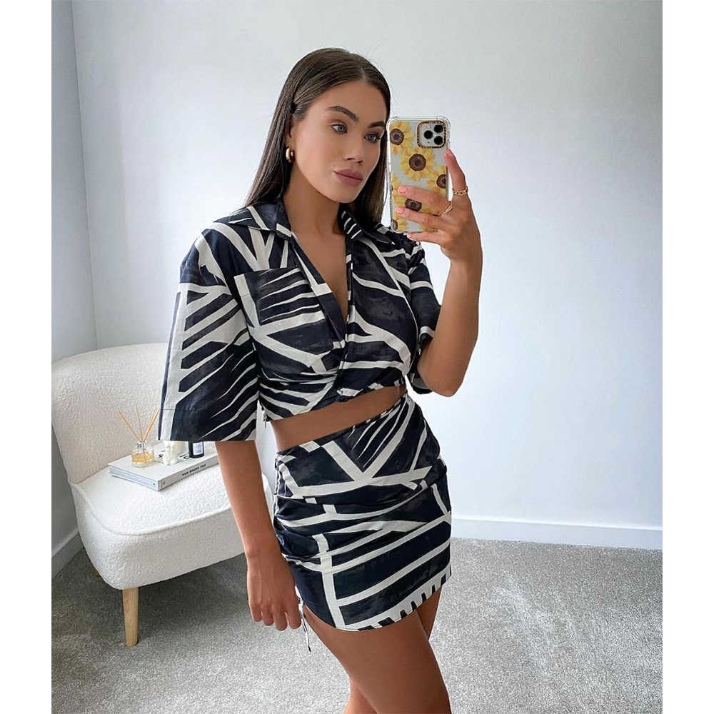 Women Two piece set Cropped Shirt & Pleated Mini Skirt Casual Fashion Summer Women Outfit Dress Sets ensemble femme 210708