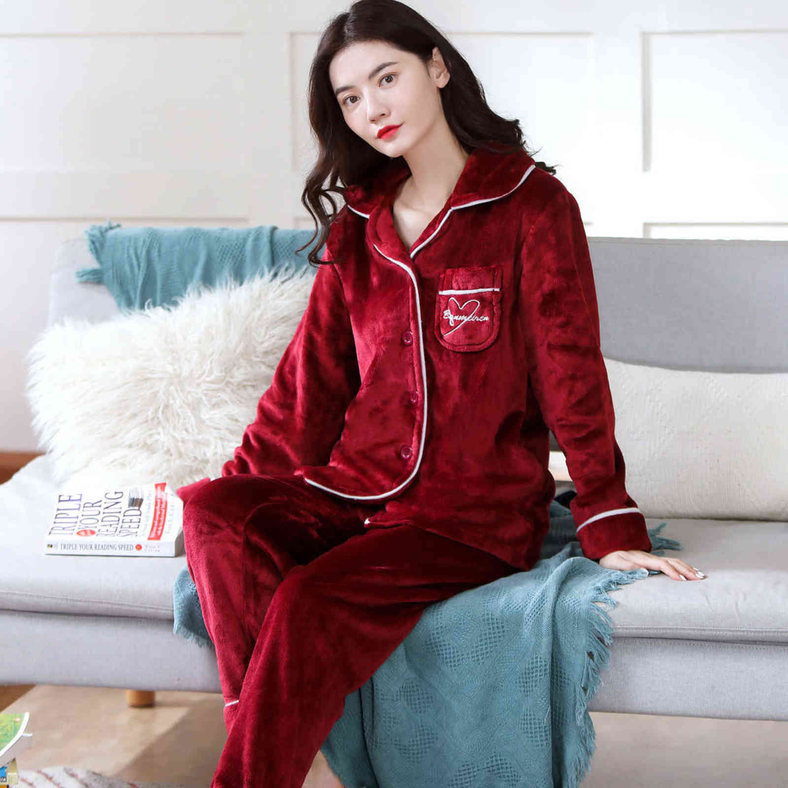 2 Pieces Winter Women Thicken Warm Soft Pajamas Female Flannel Pajamas Set Mujer Long Sleeve Sleepwear for Girls Ladies Pyjamas 211109