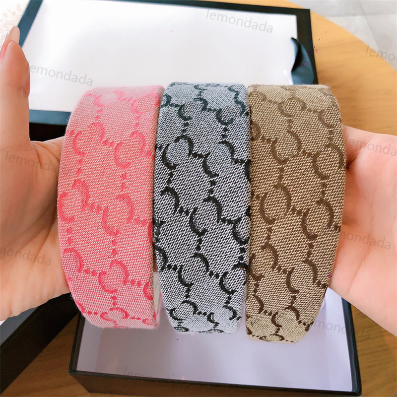 Casual Style Women Headbands Luxury Letter Print HairBands Classic Party Banquet Fashion Ornaments Gorgeous Hair Accessories, Silver
Casual Style Women Headbands Luxury Letter Print HairBands Classic Party Banquet Fashion Ornaments Gorgeous Hair Accessories, Silver