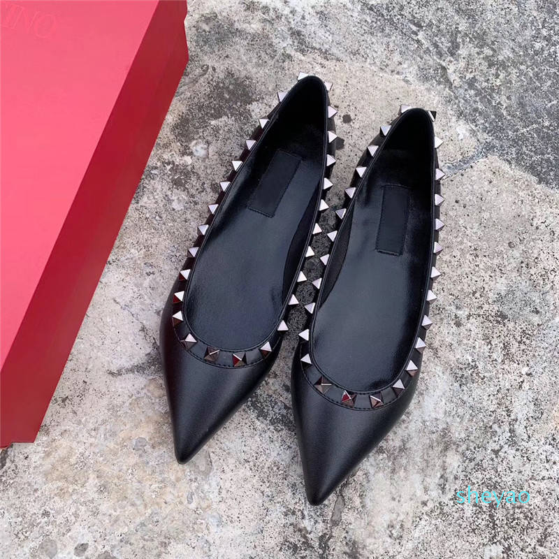 Designer Sandals Women Stud Shoes Sexy Pointed Flat Heels Nude Fashion Wedding Pumps Luxury Women Slippers Patent Leather Rivets Shoe 9002, Color2
Designer Sandals Women Stud Shoes Sexy Pointed Flat Heels Nude Fashion Wedding Pumps Luxury Women Slippers Patent Leather Rivets Shoe 9002, Color2