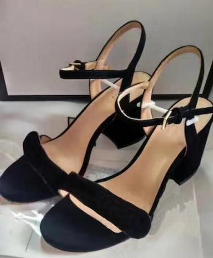 2021 Luxury high Heels Leather sandal suede mid-heel 7-11cm women designer sandals summer Sexy Size 35-40 with box, Color 4
2021 Luxury high Heels Leather sandal suede mid-heel 7-11cm women designer sandals summer Sexy Size 35-40 with box, Color 4