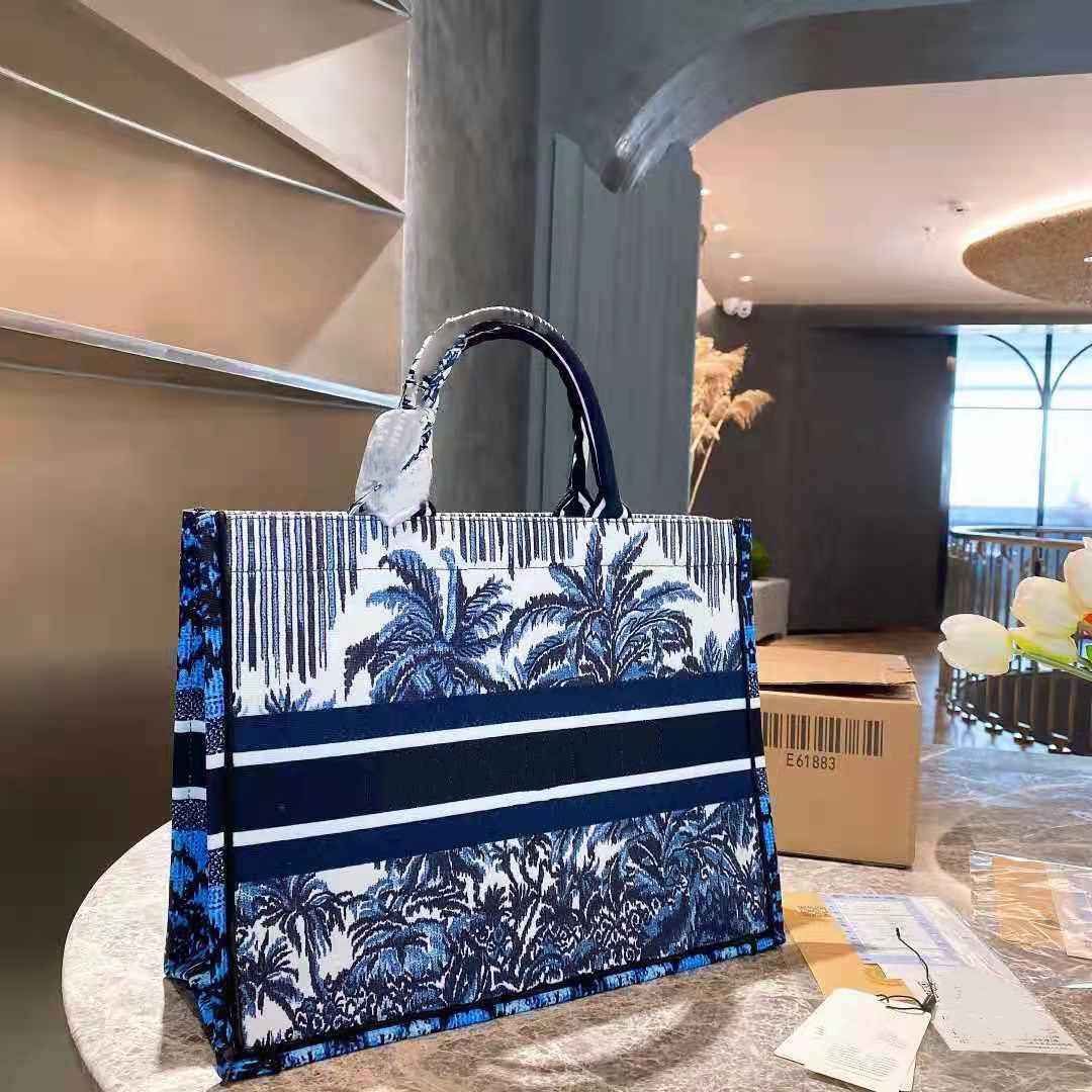 2021 designer bag women's Fashion Shoulder Bags super large capacity Canvas Handbag printing color painting shopping Wallet Handbags 704
2021 designer bag women's Fashion Shoulder Bags super large capacity Canvas Handbag printing color painting shopping Wallet Handbags 704