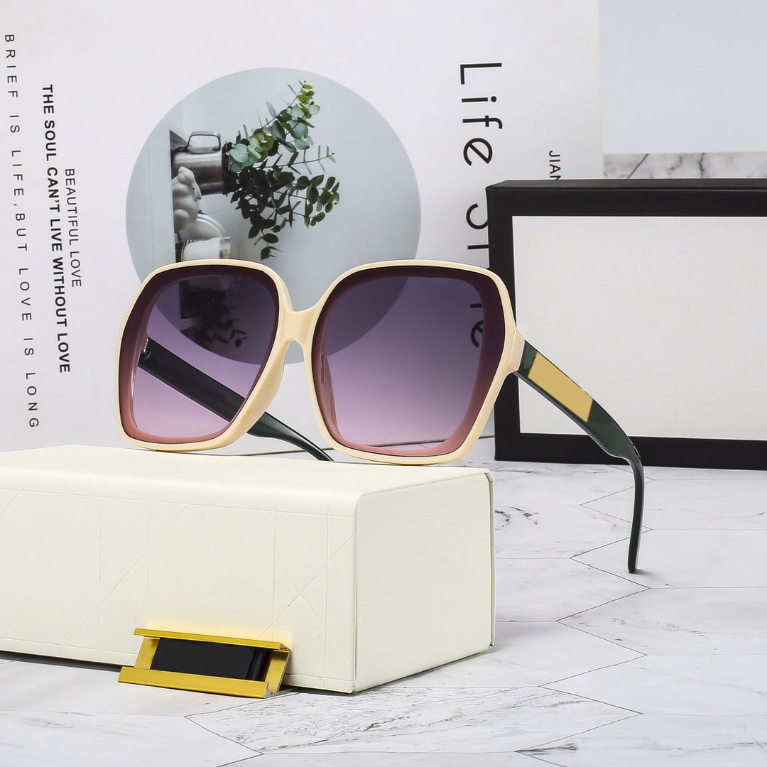Fashion Sunglasses Eyewear Sun Glasses Designer Mens Womens Brown Cases Black Frame Dark Lenses For UV400
Fashion Sunglasses Eyewear Sun Glasses Designer Mens Womens Brown Cases Black Frame Dark Lenses For UV400