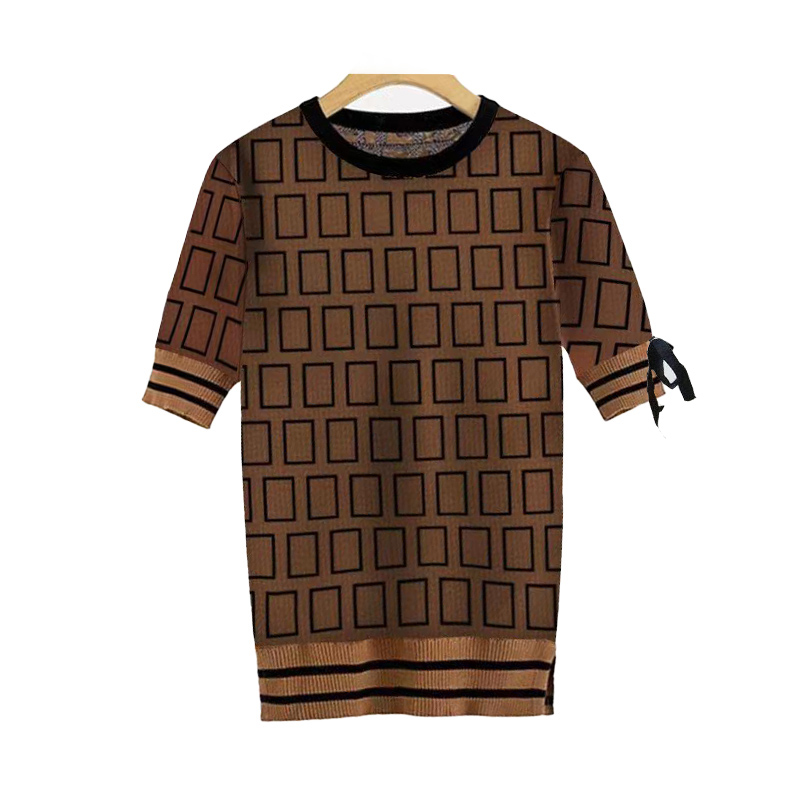 SS Designer sweatshirt women' silk ribbon sweater high end fashion letter jacquard temperament youth leisure Short sleeve round neck Pullover
SS Designer sweatshirt women' silk ribbon sweater high end fashion letter jacquard temperament youth leisure Short sleeve round neck Pullover
