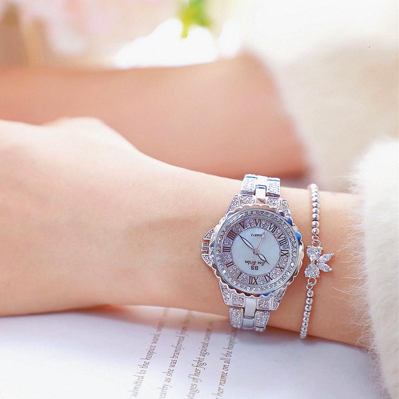 Wristwatches High Quality Women Wristwatch Diamond Quartz Watch Rhinestone Retro Brand For Ladies Relogio Bayan Kol Saati, Gold
Wristwatches High Quality Women Wristwatch Diamond Quartz Watch Rhinestone Retro Brand For Ladies Relogio Bayan Kol Saati, Gold
