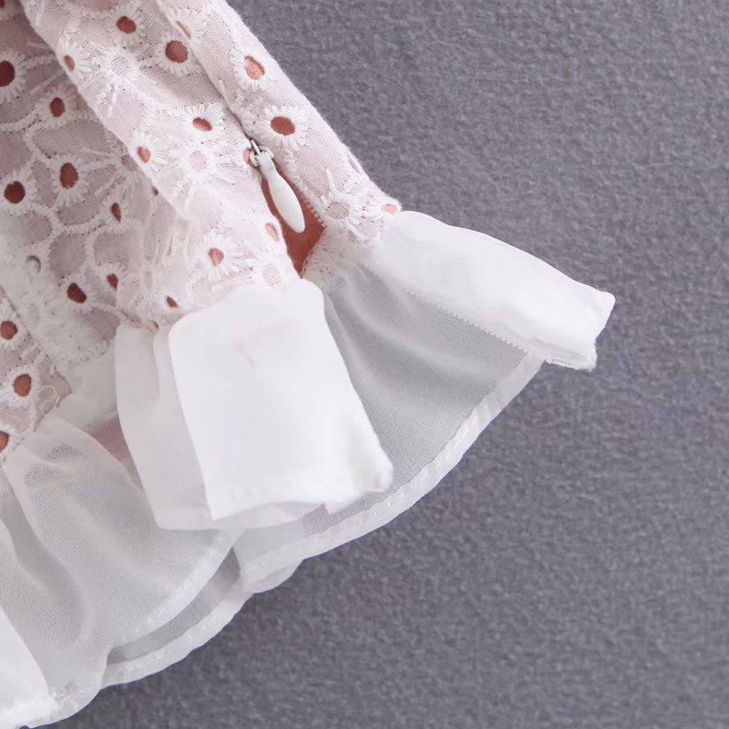 Sweet Girls Puff Sleeve Smock Fashion Female Ruffles Embroidery Hollow Out Square Collar Short Tops Casual Ladies Blusas 210520