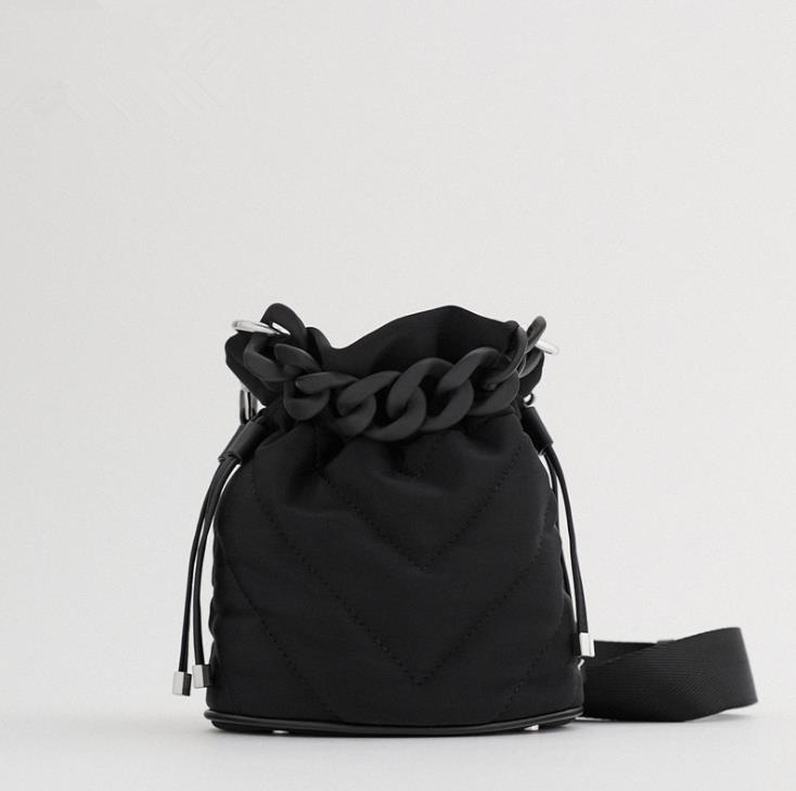Shoulder Bags Autumn/Winter Women's Bag Black Quilted Mini Mouth Bucket Crossbody All- Chain Handbag
Shoulder Bags Autumn/Winter Women's Bag Black Quilted Mini Mouth Bucket Crossbody All- Chain Handbag