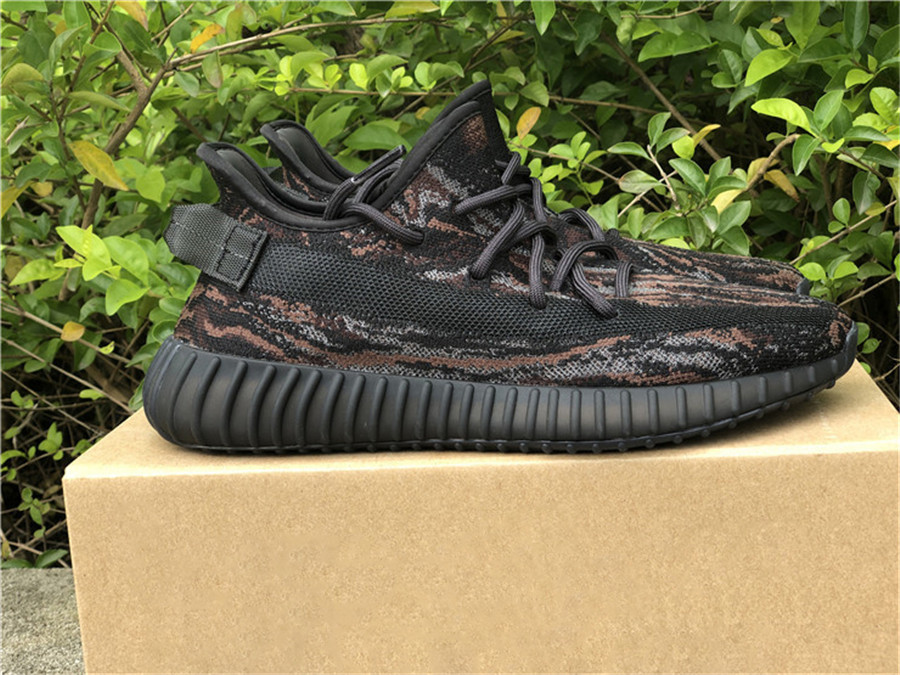 2021 New Originals V2 MX Oat GW3773 MX Rock Black Men Women Shoes Mono Ice Mist Clay Cinder Kanye West Wave Runner Outdoor Sports Authentic
2021 New Originals V2 MX Oat GW3773 MX Rock Black Men Women Shoes Mono Ice Mist Clay Cinder Kanye West Wave Runner Outdoor Sports Authentic