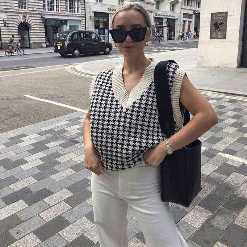 Vangull Fashion Oversized Houndstooth Knitted Vest Sweater Women Vintage Sleeveless Side Vents Female Waistcoat Loose Chic Tops 211120