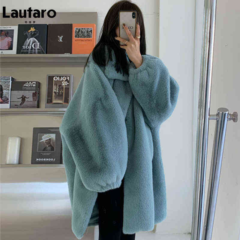 Lautaro Winter Long Oversized Warm Soft Fluffy Faux Fur Coat Women Drop Shoulder Long Sleeve Casual Loose Korean Fashion 211123