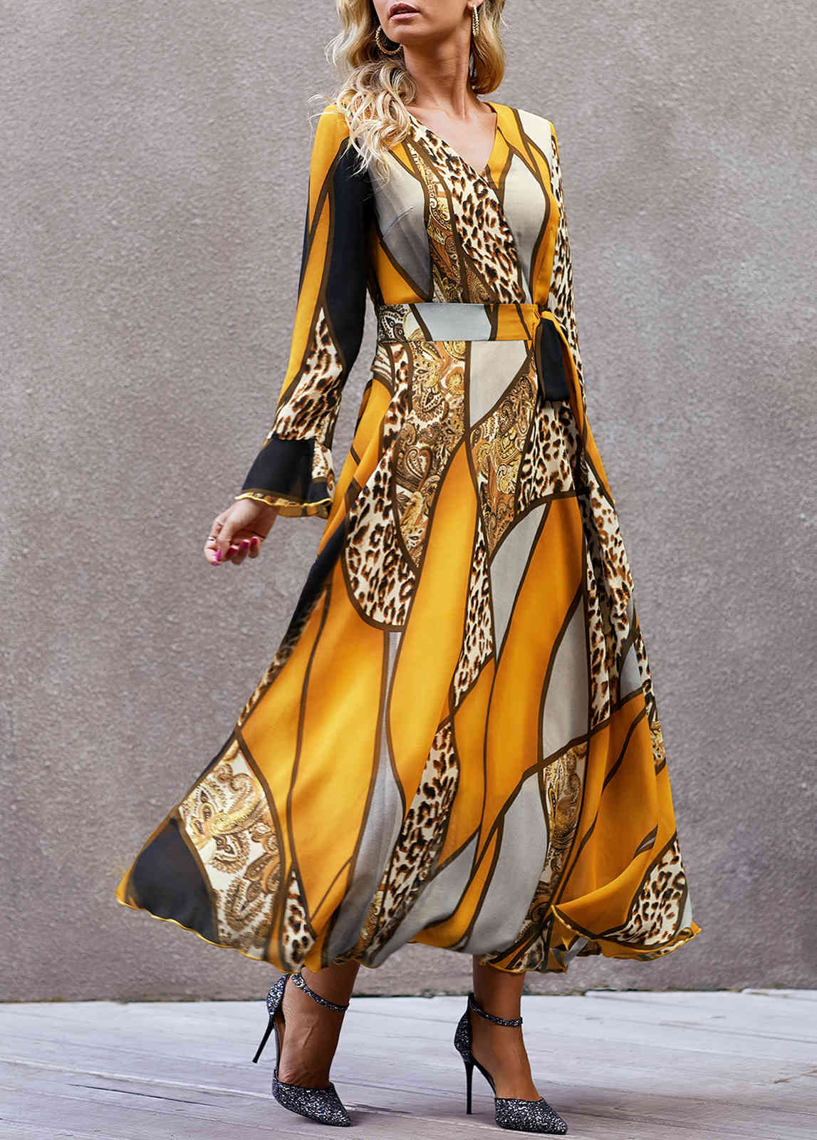 Women Dress V Neck Flare Sleeve Printed Bohemia es Sexy Long Print Maxi Lace Up Large Hem Plus Size es 210513