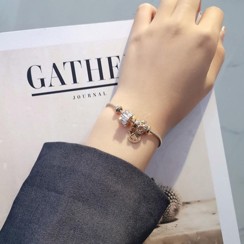 Link, Chain Korean Ins Trend Fashion Personality Simple Diamond Inlaid Super Flash Small Waist Love Adjustable Bracelet Female
Link, Chain Korean Ins Trend Fashion Personality Simple Diamond Inlaid Super Flash Small Waist Love Adjustable Bracelet Female
