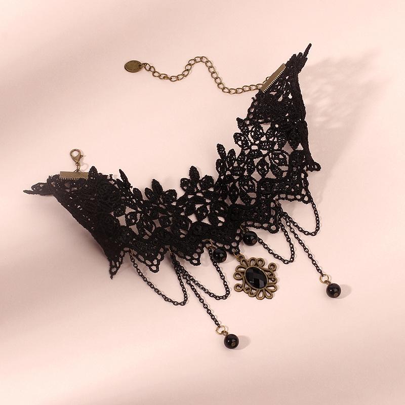 Chokers Personality Lace Necklace Female Retro Fashion Collar Accessories 
Chokers Personality Lace Necklace Female Retro Fashion Collar Accessories