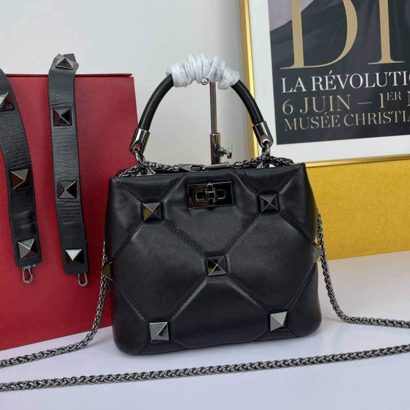 CLASSIC FLOWER Women Crossbody Bucket Bag Sheepskin Leather Chain Handbag High Quality Rretro Messenger Back Bags Two Shoulder Straps Magnetic Buckle, Red
CLASSIC FLOWER Women Crossbody Bucket Bag Sheepskin Leather Chain Handbag High Quality Rretro Messenger Back Bags Two Shoulder Straps Magnetic Buckle, Red