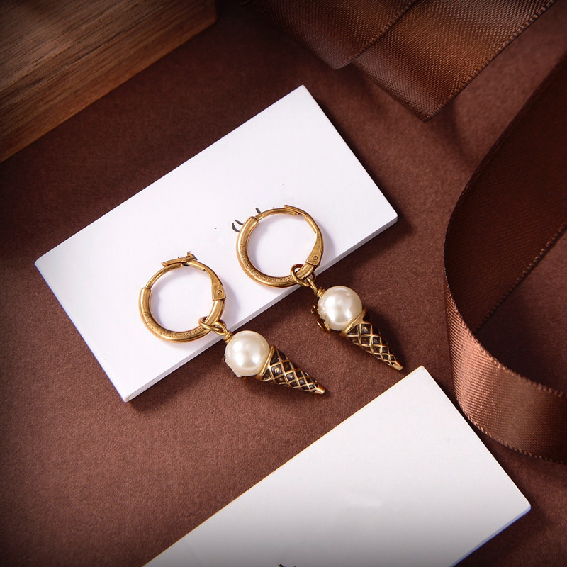 Fashion ice cream stud Chain earrings for women Designer Pearl Phinestone Earring party wedding engagement lovers gift jewelry without box, Golden;silver
Fashion ice cream stud Chain earrings for women Designer Pearl Phinestone Earring party wedding engagement lovers gift jewelry without box, Golden;silver