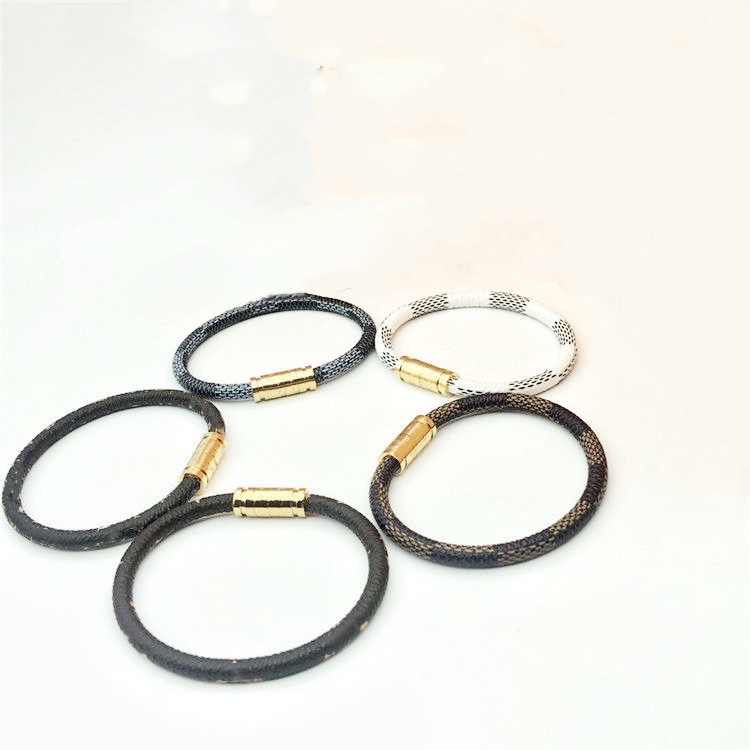 Women Men Bracelet Fashion Leather Magnetic Charm Bracelets Unisex Jewelry High Quality Magnetic Buckle Gold With Leather Jewelrys couple
Women Men Bracelet Fashion Leather Magnetic Charm Bracelets Unisex Jewelry High Quality Magnetic Buckle Gold With Leather Jewelrys couple