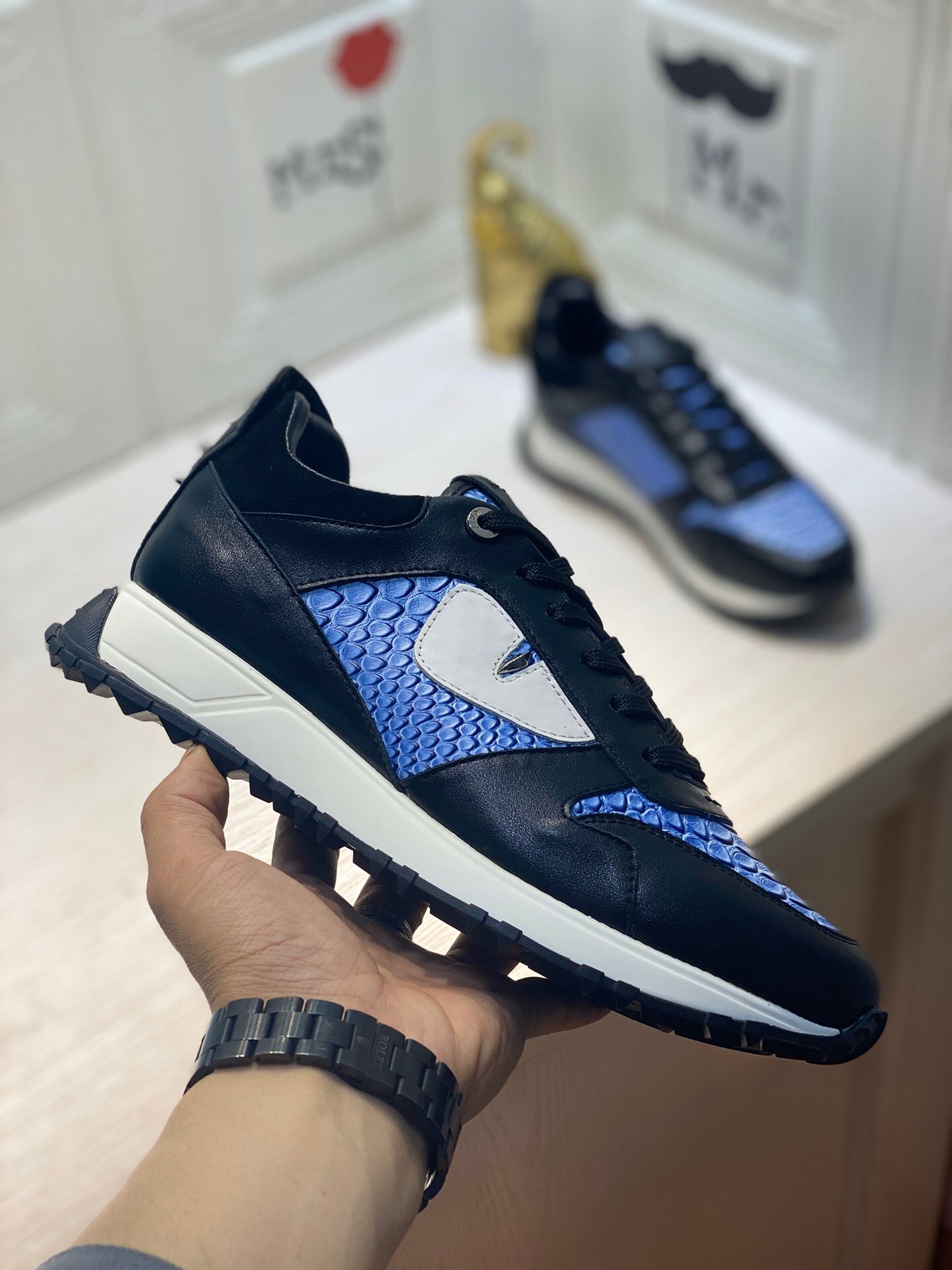2021 Men Classic Genuine Leather Sneakers Male Casual Fashion Smart Platform Brand Trainers Flats Sports Shoes Size 38-45, Black
2021 Men Classic Genuine Leather Sneakers Male Casual Fashion Smart Platform Brand Trainers Flats Sports Shoes Size 38-45, Black