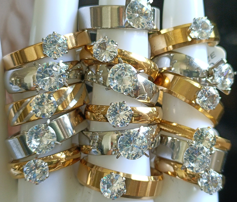 30pcs Couples Mix Men Women Zircon Rhinestone Stainelss Steel CZ Wedding Rings Crystal Engagement Charm Lovers ring Party Jewelry
30pcs Couples Mix Men Women Zircon Rhinestone Stainelss Steel CZ Wedding Rings Crystal Engagement Charm Lovers ring Party Jewelry