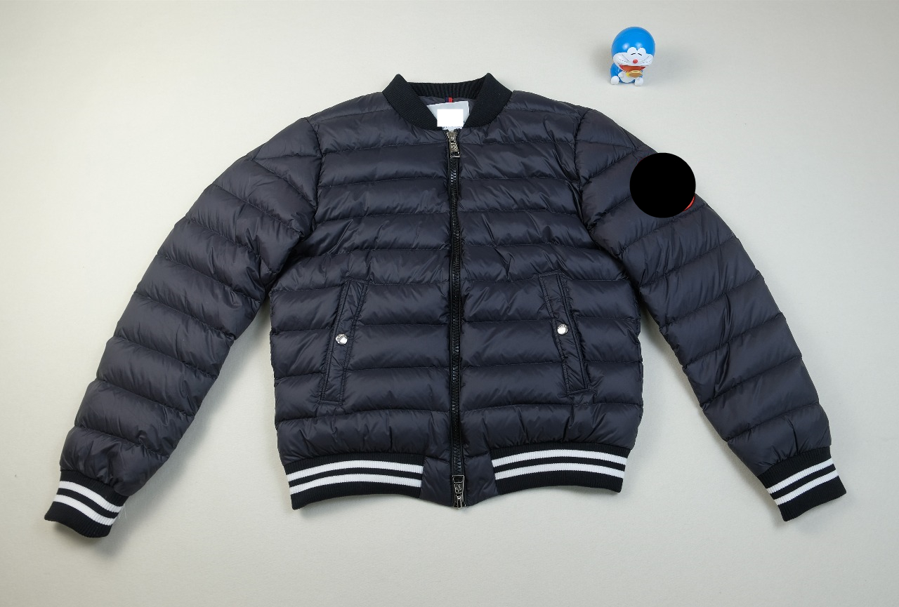 Luxury France Men's Down jackets designer brand maya New short, simple and versatile fashion warm jacket, Supplement (not shipped separately)
Luxury France Men's Down jackets designer brand maya New short, simple and versatile fashion warm jacket, Supplement (not shipped separately)