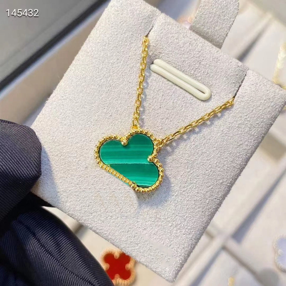 with box designer women Necklaces Love cleef Pendant earring Screw clover necklace Party Van Bracelet Wedding Couple Gift Fashion Luxury a666, Silver
with box designer women Necklaces Love cleef Pendant earring Screw clover necklace Party Van Bracelet Wedding Couple Gift Fashion Luxury a666, Silver