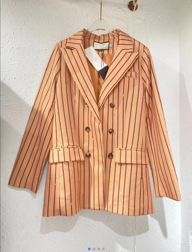 Ladies V-neck suit, women's fashion temperament, double-breasted stripe slimming small suit jacket 629, White;black
Ladies V-neck suit, women's fashion temperament, double-breasted stripe slimming small suit jacket 629, White;black