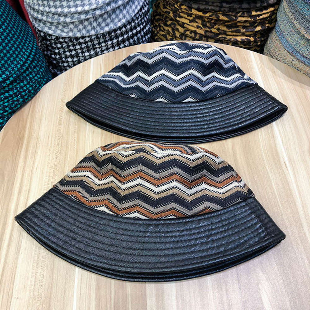 Sun hat Net red plaid leather eaves splicing fisherman's children's autumn and winter Korean personalized fashion decorative basin hat, Blue;gray
Sun hat Net red plaid leather eaves splicing fisherman's children's autumn and winter Korean personalized fashion decorative basin hat, Blue;gray