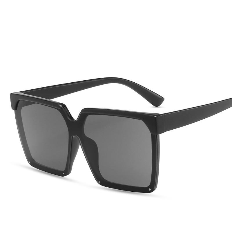 Sunglasses 2021 Fashion Large Frame Personality Rivet Square Men And Women Trend Retro Tea Color
Sunglasses 2021 Fashion Large Frame Personality Rivet Square Men And Women Trend Retro Tea Color