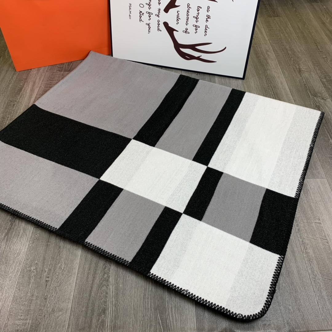 2021 Cashmere Designer Blanket High Quality Fashion Luxury Blankets Letter Printed Casual Classic Silk Carpet Home Furnishings Couverture
2021 Cashmere Designer Blanket High Quality Fashion Luxury Blankets Letter Printed Casual Classic Silk Carpet Home Furnishings Couverture