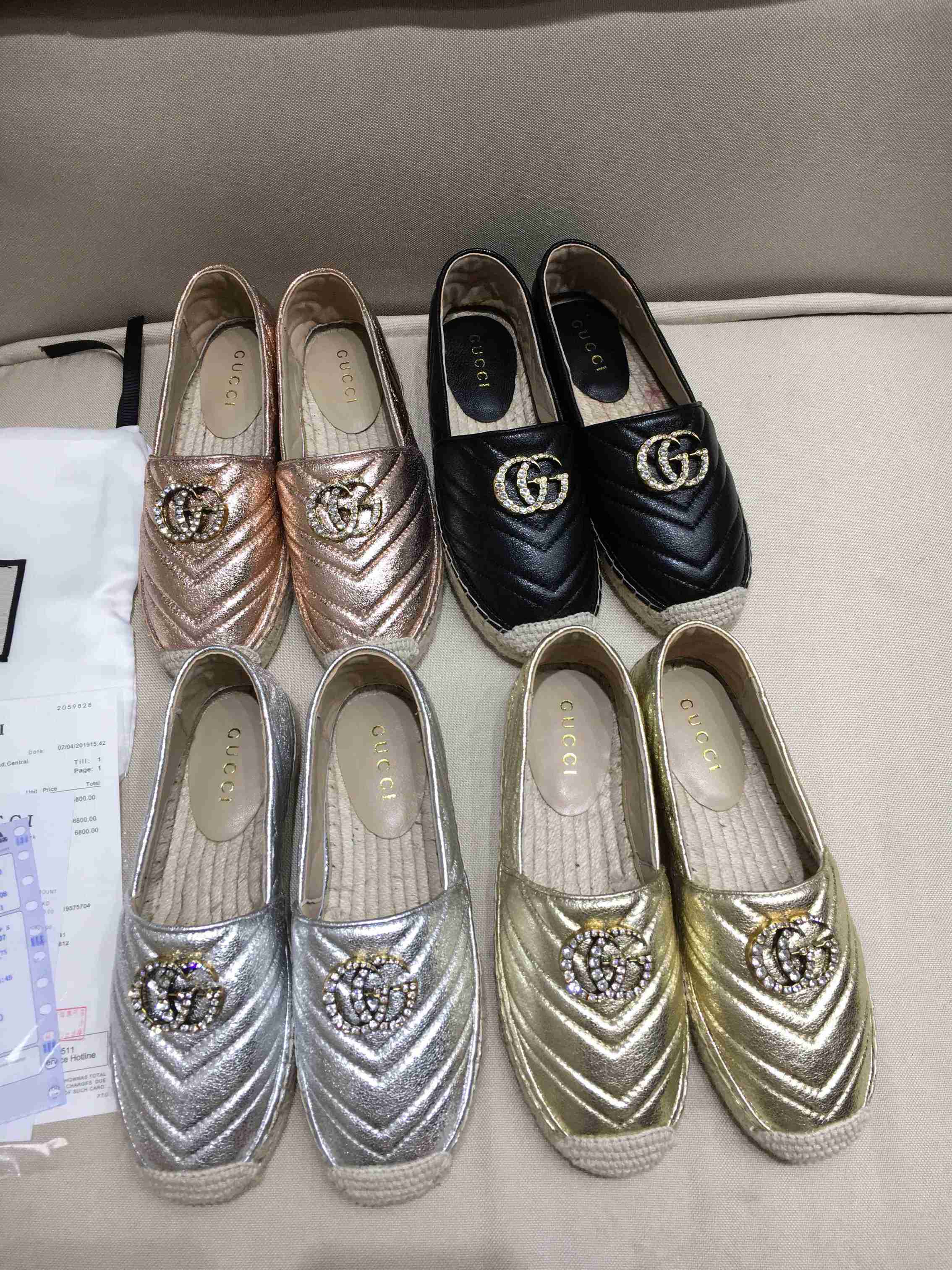 2021 Top Shoes Desiner summer casual Slippers Indoor Hotle Warm Fox Fur Sandals for Women Slides QUALITY with Box Size 41
2021 Top Shoes Desiner summer casual Slippers Indoor Hotle Warm Fox Fur Sandals for Women Slides QUALITY with Box Size 41