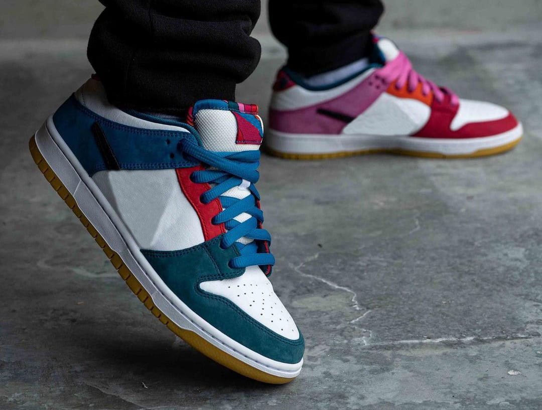Classical Parra x SB low running shoes Chunky Men WMS Basketball Trainers Blue pink Multi color splicing Kentucky UNC outdoors fallow Sport sneakers, Other
Classical Parra x SB low running shoes Chunky Men WMS Basketball Trainers Blue pink Multi color splicing Kentucky UNC outdoors fallow Sport sneakers, Other