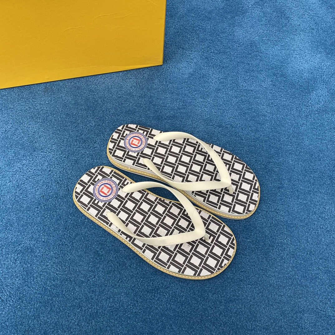 2021 Fashion Paris shoes Sneaker Triple S Casual Dad for Mens Beige Black Sports Shoe Size 38-45 Lightweight and convenient, breathable Comfortab