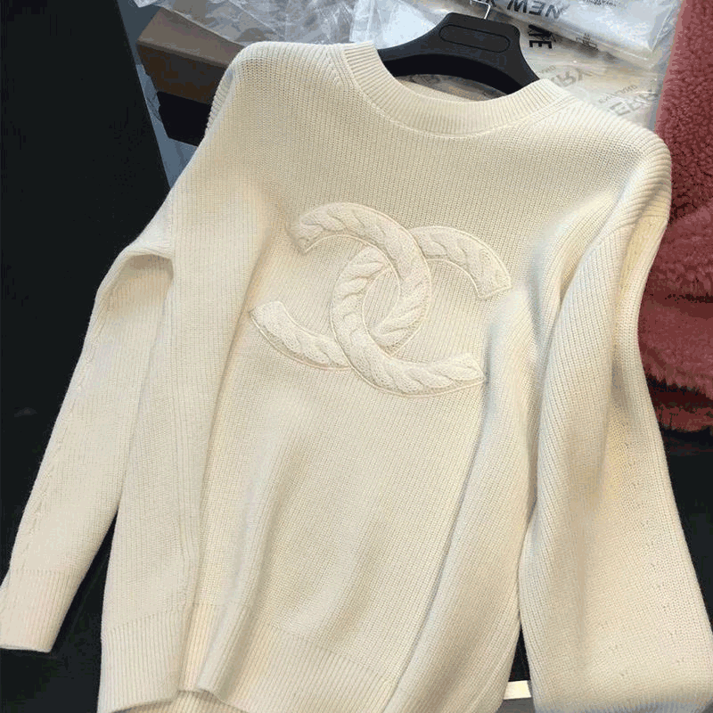 2021 fashion autumn winter luxury women's sweater designer cardigan letter embroidery round neck long sleeves comfortable warm personal, White;black
2021 fashion autumn winter luxury women's sweater designer cardigan letter embroidery round neck long sleeves comfortable warm personal, White;black