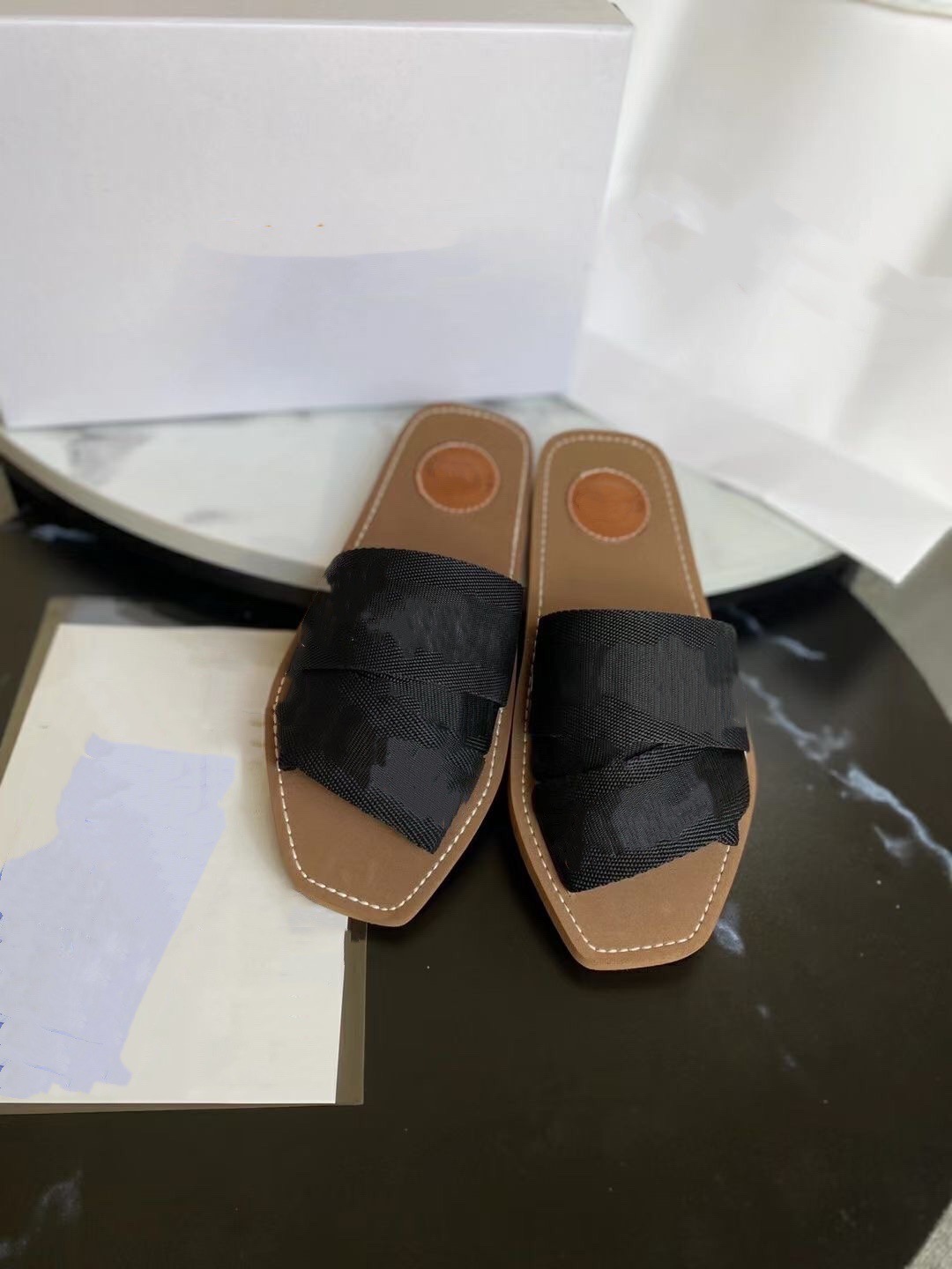 Fahsion Women Sandals Ladies Flip Flops Loafers Black White Red Blue Pink Brown Green Slides Shoes 9color Slippers
Fahsion Women Sandals Ladies Flip Flops Loafers Black White Red Blue Pink Brown Green Slides Shoes 9color Slippers