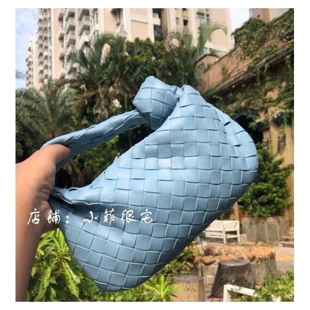 Factory Bottage BVs knotting Mini Jodie sheepskin weaving hobo dumplings underarm hand women's bag eight hundred and eighty-six designers, Red
Factory Bottage BVs knotting Mini Jodie sheepskin weaving hobo dumplings underarm hand women's bag eight hundred and eighty-six designers, Red