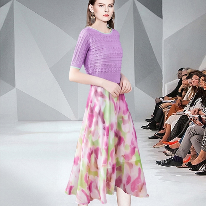 Fashion Temperament Sexy Spaghetti Strap Print Skirt +Women Hollow Out Knitting Sweater Two-Piece Suit 210520, Photo color
Fashion Temperament Sexy Spaghetti Strap Print Skirt +Women Hollow Out Knitting Sweater Two-Piece Suit 210520, Photo color