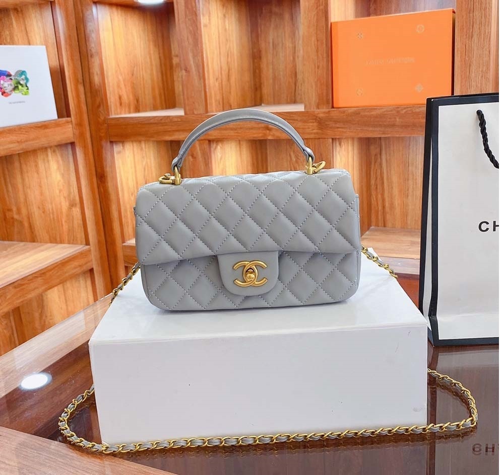 Fashion Designer Bags Women Handbag Crossbody Messenger Shoulder Chain Bag Good Quality Leather Purses Ladies High Capacity V-shape Rhombic Grid 06, Dust bag
Fashion Designer Bags Women Handbag Crossbody Messenger Shoulder Chain Bag Good Quality Leather Purses Ladies High Capacity V-shape Rhombic Grid 06, Dust bag