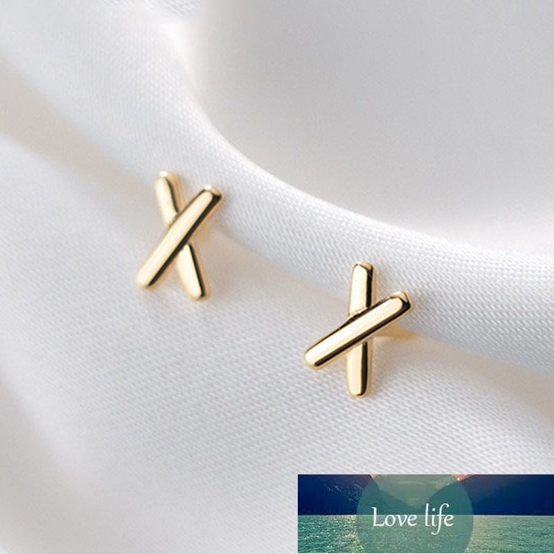 Korean Minimalist Cross Earrings Gold Silver Color Simple Small Mini Stud Earrings for Women Fashion Chic Jewelry Factory price expert design Quality 